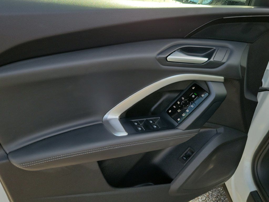 Certified 2025 Audi Q5 Premium w/ Convenience Package AWD/4WD image 19