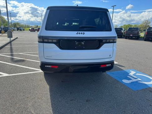 New 2026 Jeep Grand Wagoneer L 4WD image 8