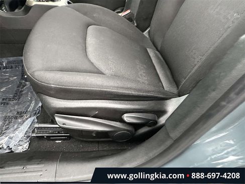 Used 2017 Jeep Renegade Latitude w/ Cold Weather Group image 16