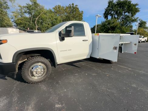 Used 2022 Chevrolet Silverado 3500 W/T w/ WT Convenience Package image 4