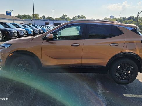 Used 2024 Buick Encore GX Sport Touring AWD/4WD image 3