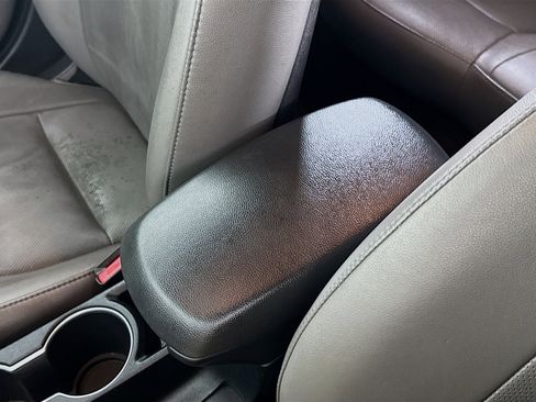 Used 2016 Hyundai Elantra Limited image 18