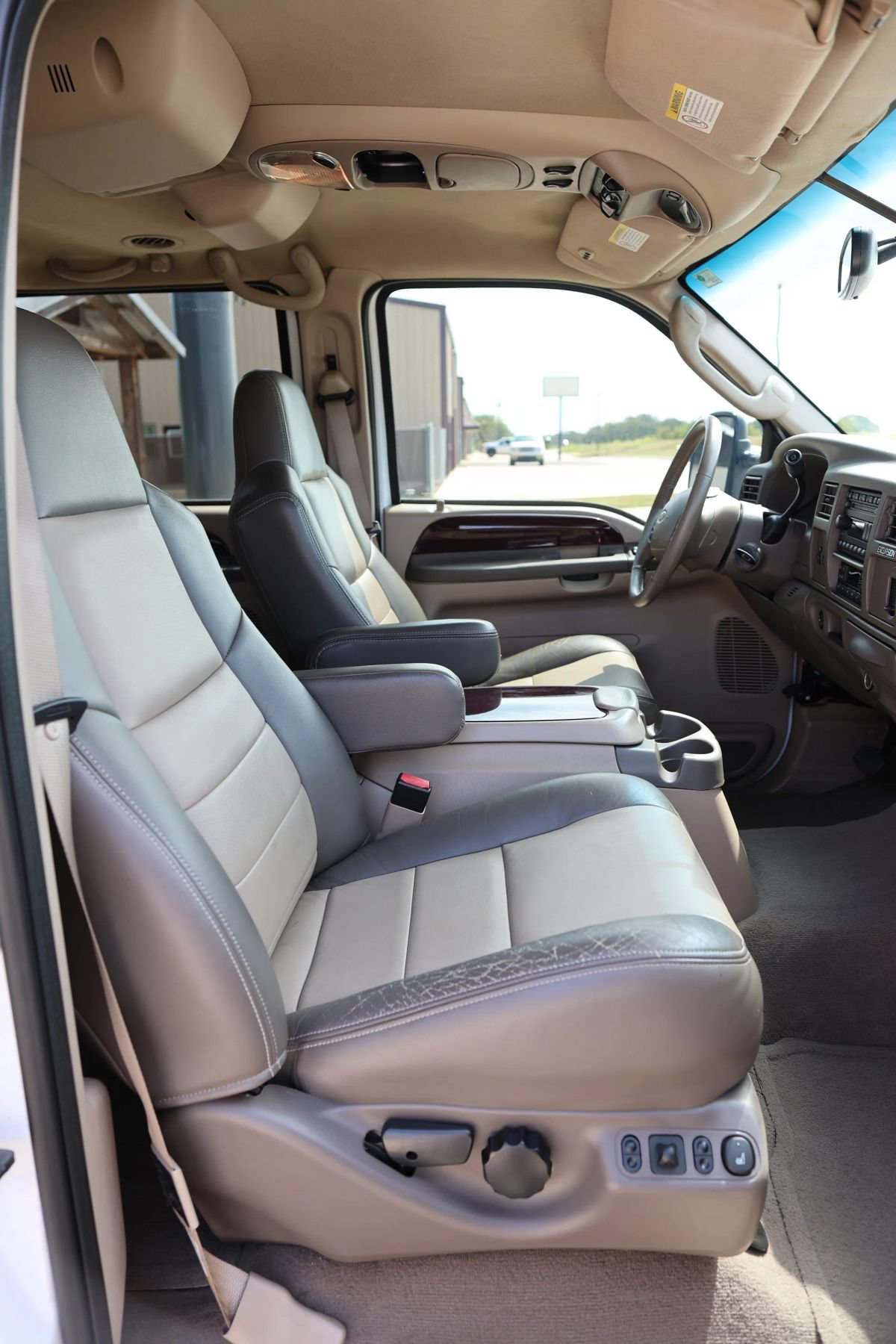 Used 2003 Ford Excursion Eddie Bauer RWD image 46
