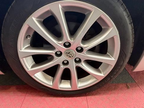 Used 2013 Toyota Avalon XLE Touring FWD image 30