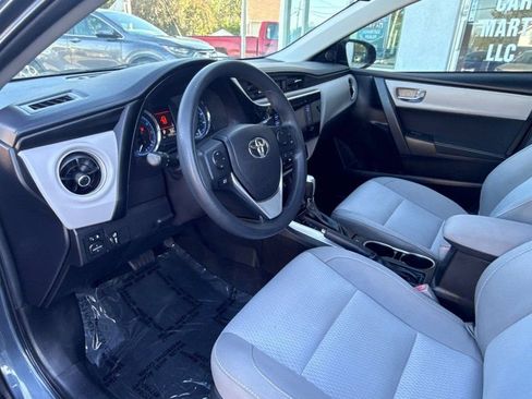 Used 2018 Toyota Corolla LE FWD image 10