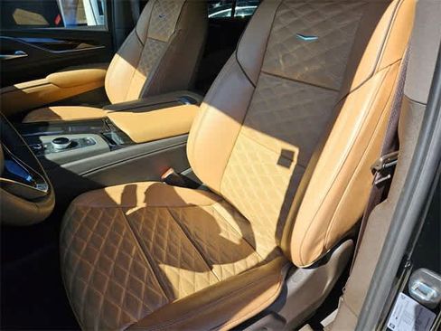 Used 2024 Cadillac Escalade Sport w/ LPO, ONYX Package image 15