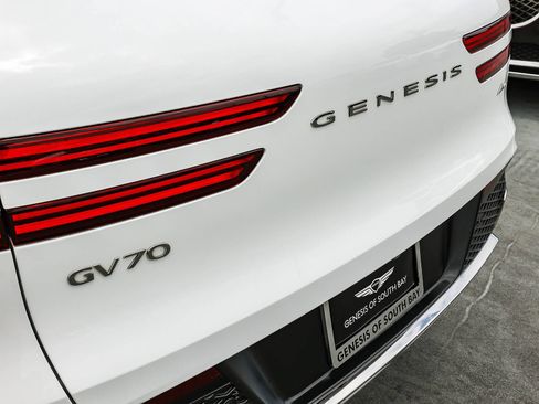 Used 2024 Genesis GV70 2.5T w/ Advanced Package AWD/4WD image 7