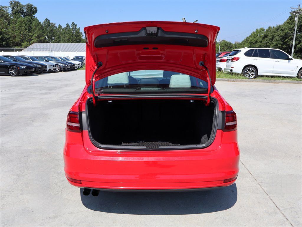 Used 2016 Volkswagen Jetta Sport FWD image 38