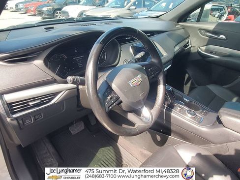 Certified 2019 Cadillac XT4 Premium Luxury FWD image 12