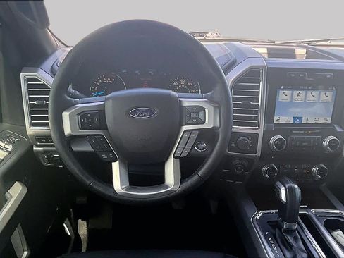 Used 2016 Ford F150 Platinum w/ Equipment Group 701A Luxury AWD/4WD image 5