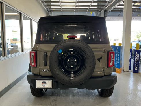 New 2026 Ford Bronco Outer Banks AWD/4WD image 9