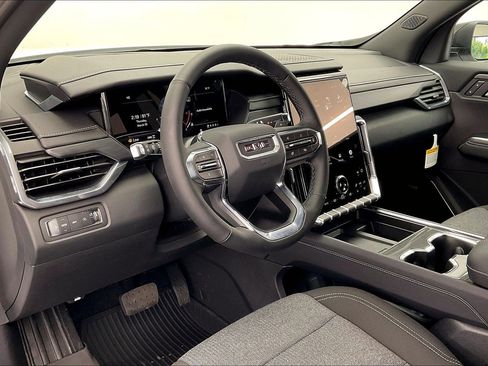 New 2026 GMC Acadia Elevation w/ LPO, Floor Liner Package AWD/4WD image 4