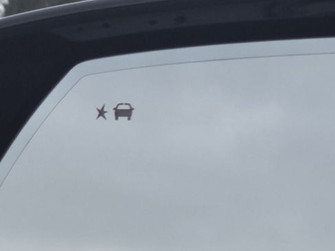 Used 2023 Chevrolet Tahoe Z71 w/ Luxury Package image 12