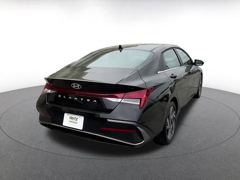 Used 2025 Hyundai Elantra SEL image 20