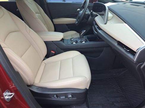 Used 2025 Cadillac XT4 Premium Luxury w/ Cold Weather Package FWD image 14