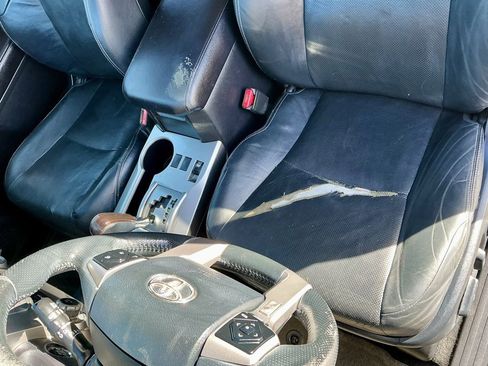 Used 2015 Toyota 4Runner Limited image 39