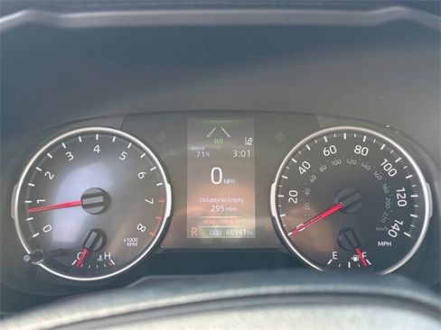 Used 2021 Toyota RAV4 LE image 20