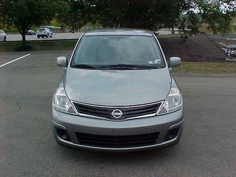 Used 2011 Nissan Versa 1.8 S w/ Plus Pkg FWD image 3