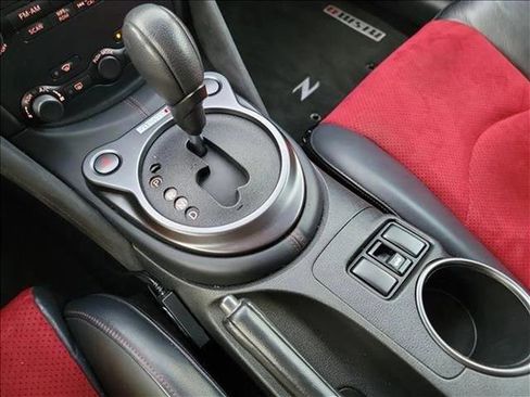 Used 2020 Nissan 370Z NISMO RWD image 19
