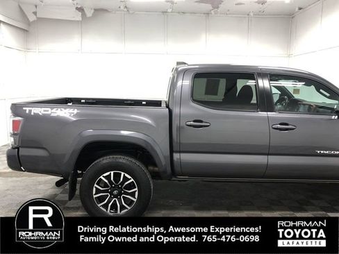Used 2020 Toyota Tacoma TRD Sport AWD/4WD image 8