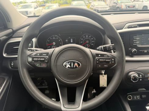 Used 2017 Kia Sorento AWD image 21