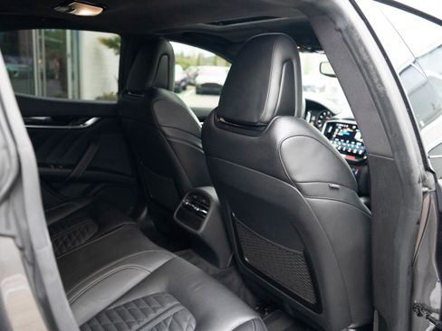 Used 2022 Maserati Ghibli Trofeo image 31