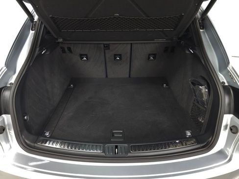 Used 2020 Porsche Macan image 8