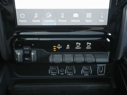 Used 2025 RAM 1500 Limited image 18