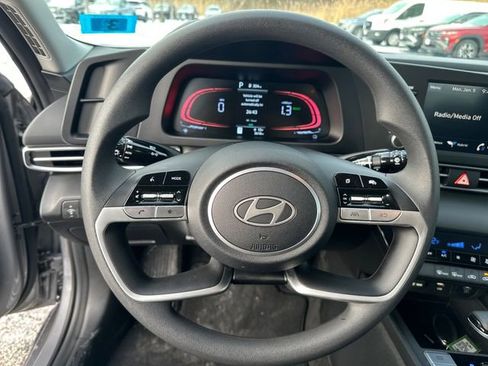 Certified 2025 Hyundai Elantra Blue image 13
