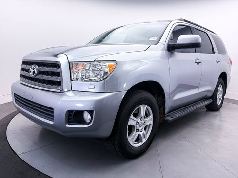 Used 2017 Toyota Sequoia SR5 w/ Premium Package AWD/4WD image 12