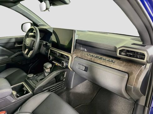 Used 2024 Toyota Tacoma Limited AWD/4WD image 31