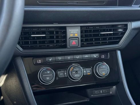 Used 2021 Volkswagen Jetta SE FWD image 16