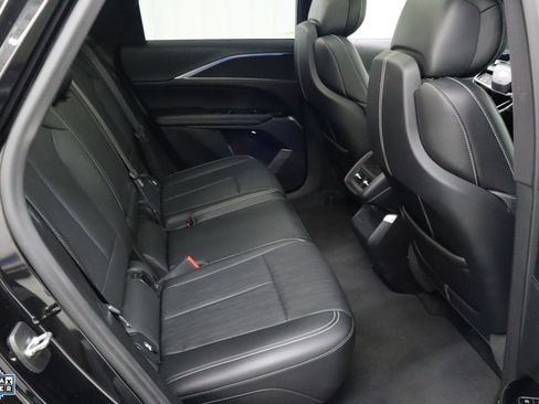 Used 2024 Cadillac Lyriq Sport image 27