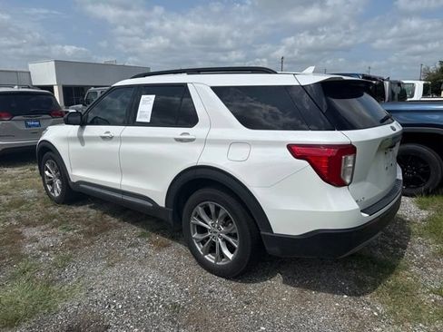 Used 2024 Ford Explorer XLT w/ Equipment Group 202A RWD image 6