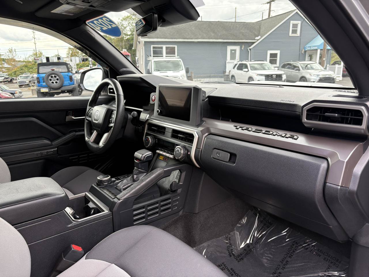 Used 2024 Toyota Tacoma TRD Sport w/ TRD Sport Upgrade Package AWD/4WD image 17