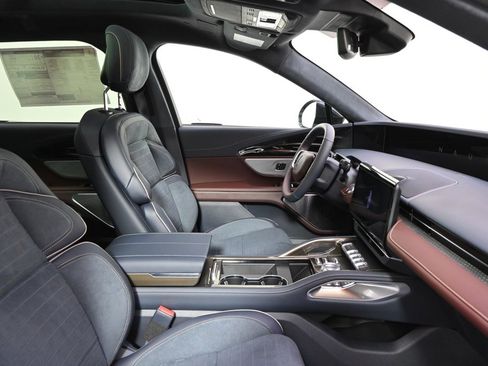 New 2026 Lincoln Nautilus Black Label image 16