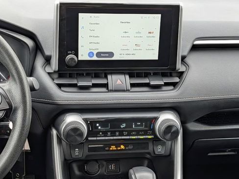 Used 2025 Toyota RAV4 LE image 13