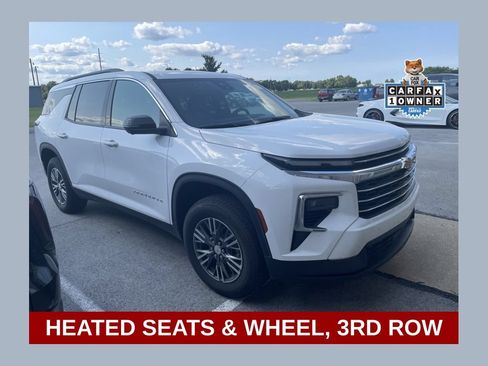 Used 2026 Chevrolet Traverse LT w/ Driver Confidence Package FWD image 1
