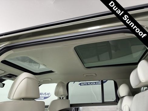 Used 2024 Hyundai Santa Fe Calligraphy image 9