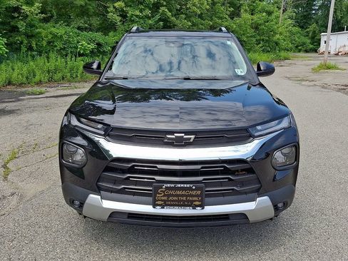 Used 2023 Chevrolet TrailBlazer LT w/ Convenience Package FWD image 2
