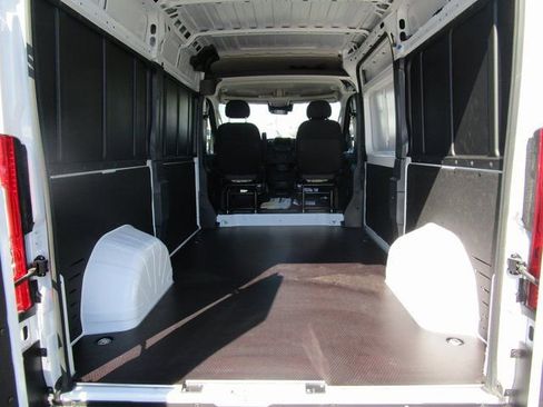 Used 2024 RAM ProMaster 2500 w/ Power Group FWD image 10