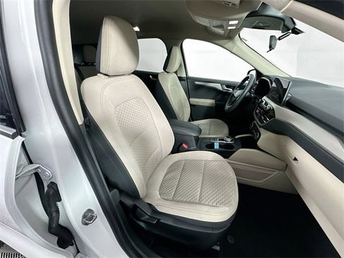 Used 2020 Ford Escape SE image 27
