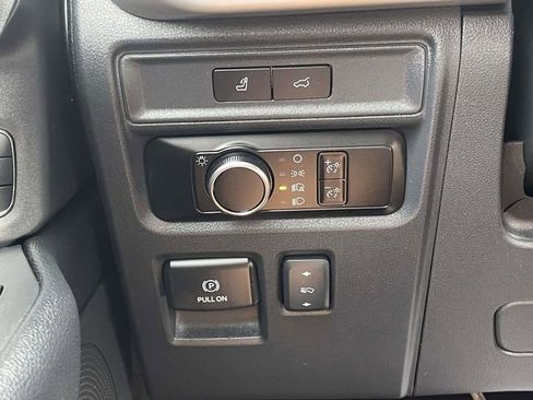 Used 2024 Ford Expedition Max XLT image 25