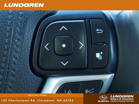Used 2018 Toyota Highlander XLE w/ Carpet Mat Package (TMS) AWD/4WD image 19