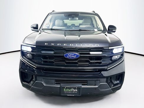 Used 2025 Ford Expedition Max Active AWD/4WD image 2