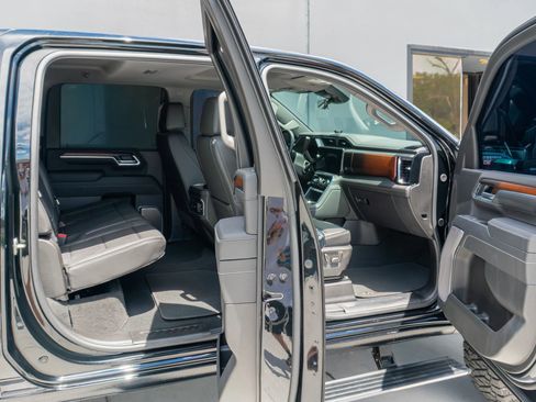 Used 2025 GMC Sierra 2500 Denali w/ Denali Reserve Package AWD/4WD image 61