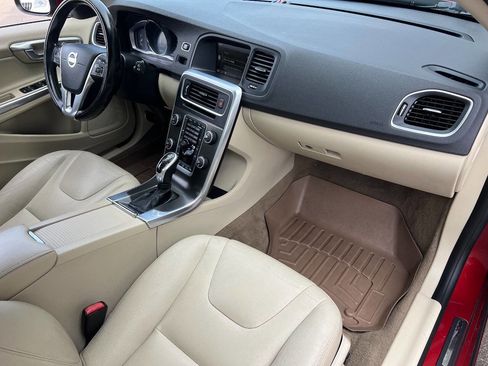 Used 2015 Volvo V60 T5 Premier Plus image 22