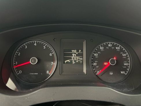 Used 2011 Volkswagen Jetta SE FWD image 15