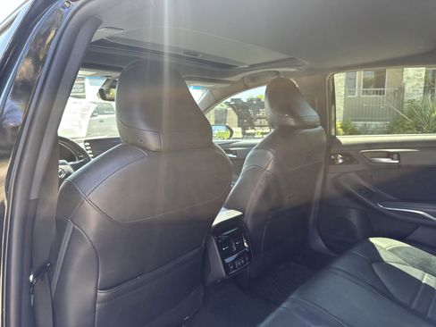Used 2019 Toyota Avalon Touring FWD image 28