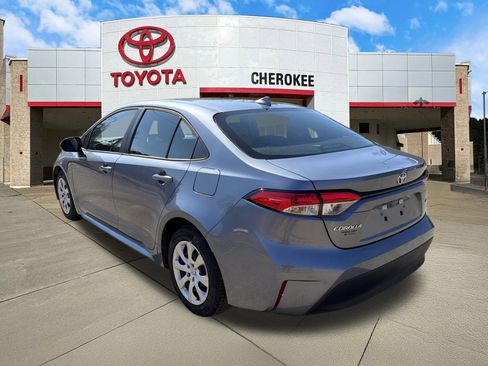 Used 2023 Toyota Corolla LE image 7
